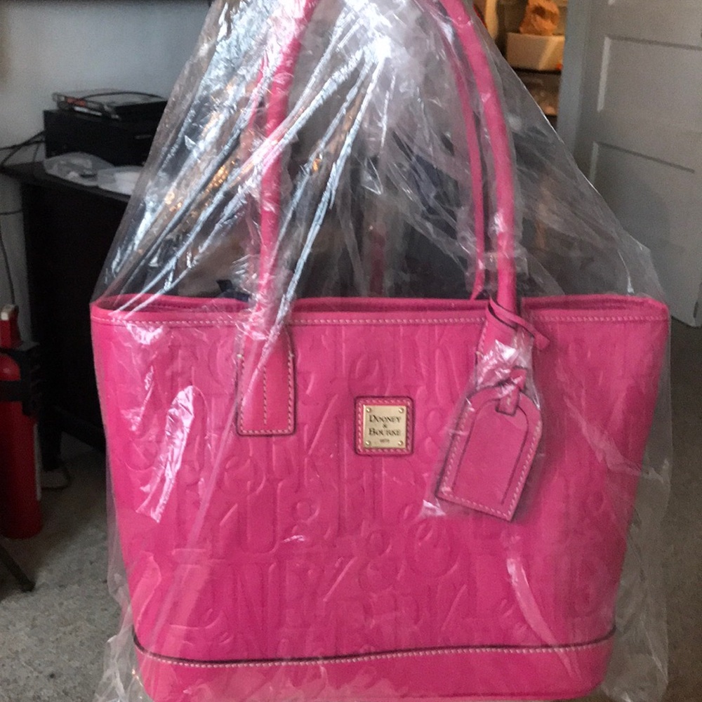 NWT Dooney & Bourke Pink Small Russel